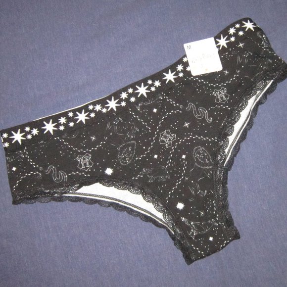 Harry Potter Other - Harry Potter cheeky star panty HOT TOPIC Wizarding World